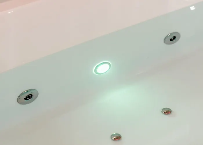 Oda ve Kahvaltı Marenda - *